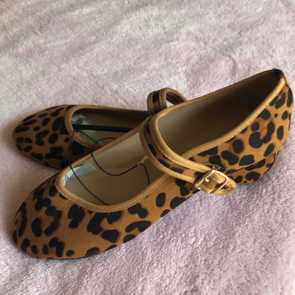 Leopard Print  Flats           8.5     NEW